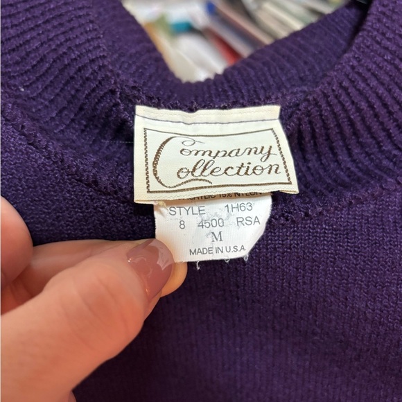 Elegant Women's Crewneck Sweater in Deep Purple - Picture 3 of 7